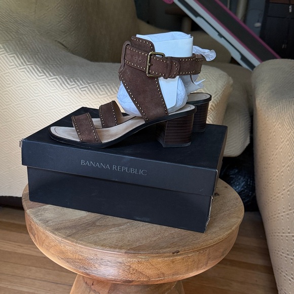 Banana Republic Brown Heeled Sandals - Picture 2 of 4